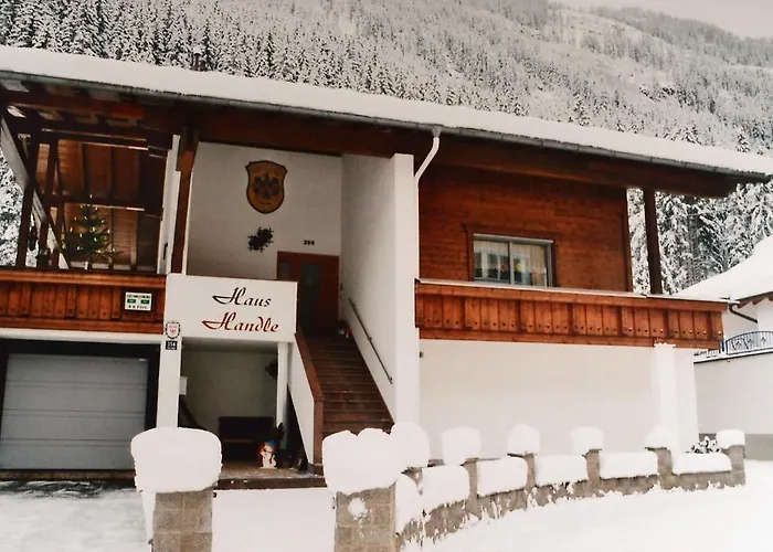 豪斯汉德尔酒店 公寓 *